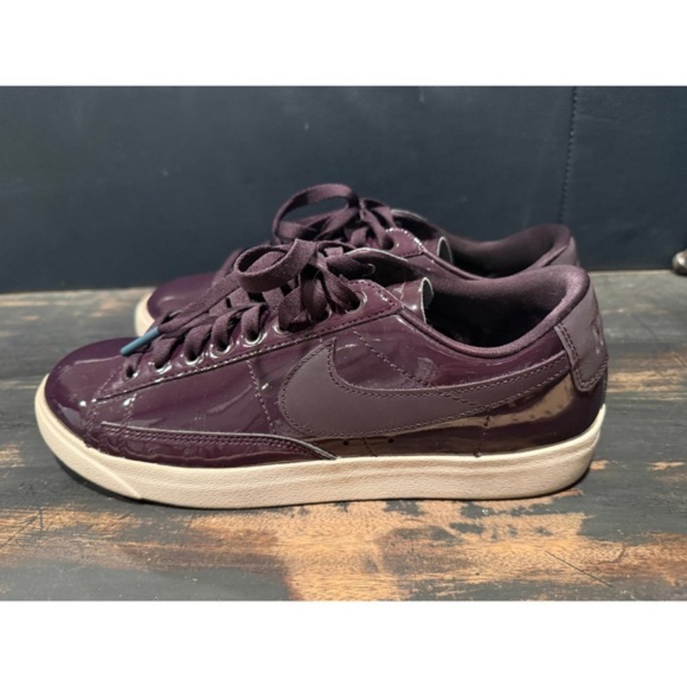 Nike Blazer Low Bordeaux Purple Patent Leather Sneakers AA1557-600 Womens 9